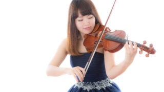 バイオリニストの女性の画像